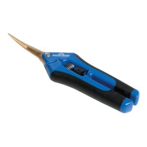 Sécateur de précision à lame courbe